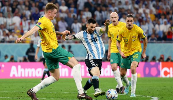 Viral aksi Lionel Messi meliuk-liuk lewati barisan pertahanan Australia di Piala Dunia 2022 (Foto: REUTERS/Kai Pfaffenbach)