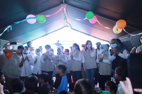 Dirut Pertamina Nicke Widyawati gempa Cianjur Direktur Utama Pertamina Nicke Widyawati mengunjungi Posko Satgas BUMN korban terdampak gempa Cianjur. (Foto: dok Pertamina)