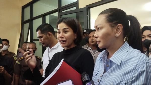 Nikita Mirzani jalani sidang hari ini. (Foto: MPI/Selvianus Kopong Basar) Nikita Mirzani jalani sidang hari ini. (Foto: MPI/Selvianus Kopong Basar)