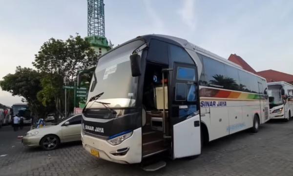 Bus Rombongan Nikah Kaesang