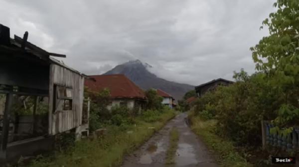 Desa Mati di Sumatera Utara, Sisakan Rumah Mewah Jadi Horor (Foto: YT/Bucin TV) Desa Mati di Sumatera Utara, Sisakan Rumah Mewah Jadi Horor (Foto: YT/Bucin TV)