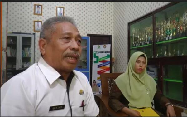 SMK PGRI Wakil Ketua Yayasan Pembina Lembaga Pendidikan (YPLP) Prabumulih, Amin Jaya bersama pihak SMK PGRI 2 Prabumulih. (Foto: Berrie B)
