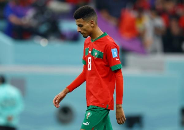 Ounahi Azzedine Ounahi merupakan tandem Amrabat di lini tengah. Aliran serangan Maroko tak jarang dimulai darinya lalu diteruskan Hakim Ziyech hingga jantung pertahanan lawan. (foto: REUTERS).