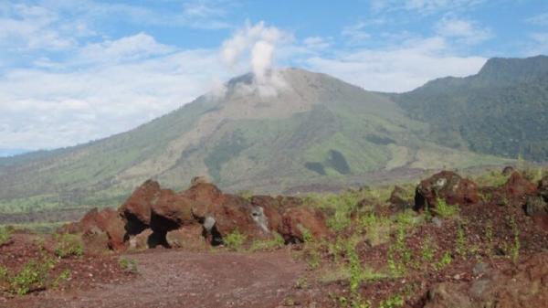 Gunung Guntur Gunung Guntur (Foto: visitgarut.garutkab.go.id)