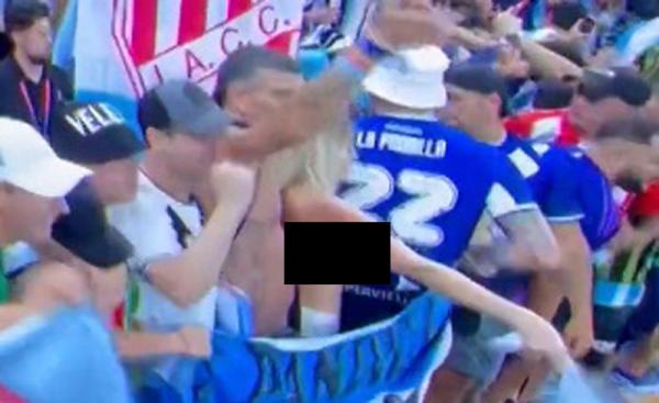 Suporter Argentina Viral suporter Argentina telanjang dada di final Piala Dunia 2022. (Foto: Ist)