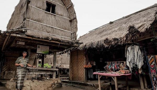 Rekomendasi Wisata Dekat Sirkuit Mandalika, Desa Sade Rekomendasi Wisata Dekat Sirkuit Mandalika, Desa Sade