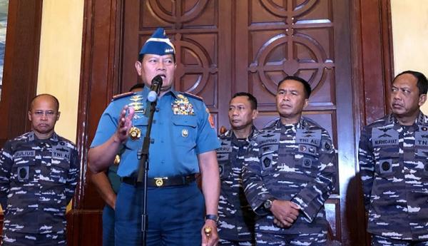 Panglima TNI YUDO Panglima TNI Laksamana Yudo Margono dalam acara exit briefing KSAL kepada Prajurit TNI AL di Kelapa Gading. (Foto MPI).