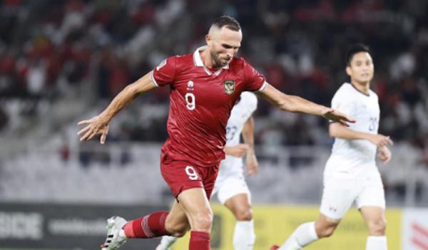 Ilija Spasojevic belum terlalu nyetel di Timnas Indonesia saat melawan Kamboja di penyisihan Grup A Piala AFF 2022. (Foto: Instagram/spasogoal.9)