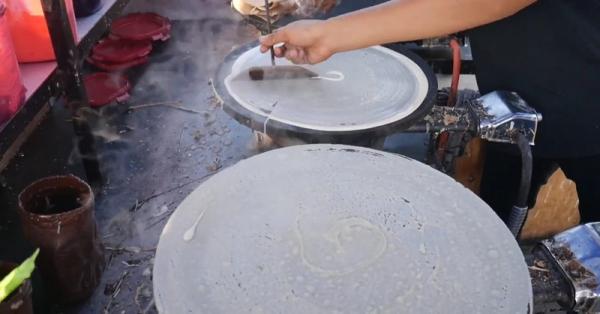 Pemuda sukses jalankan usaha crepes 2 Seorang pemuda sukses menjalankan usaha makanan ringan crepes dengan nama Big Crepes hingga memiliki 3 cabang. (Foto: YouTube Bang Jali Vlog)