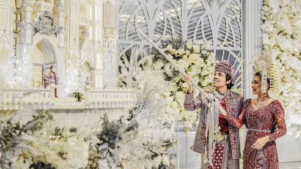 Kue Pernikahan Atta Halilintar dengan Aurel