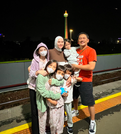 Artis rayakan tahun baru di kampung halaman. (Foto: Instagram)