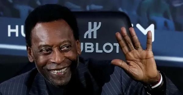 pele brazil Legenda sepak bola Pele meninggal Kamis (29/12/2022) akibat penyakit kanker usus. (Foto: halktv.com.tr)