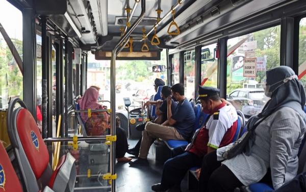 bus listrik di Surabaya. (foto: iNews.id/ihya` ulumuddin).