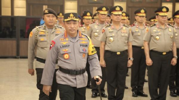 Listyo Sigit Ptabowo Puluhan perwira tinggi (pati) dan perwira menengah (pamen) Polri mengikuti Korps Raport kenaikan pangkat di Gedung Rupatama Mabes Polri, Jakarta, Sabtu (31/12/2022). (Foto: Dok. Humas Polri).