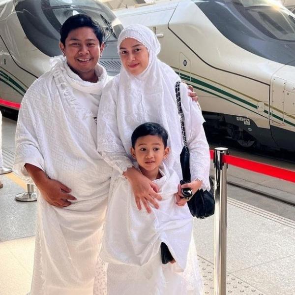 Screenshot 20230103 074843 Instagram Artis Pergi Umroh Bareng Pacar. (Foto: instagram)