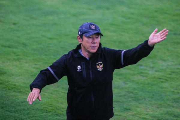 Pelatih Timnas, Shin Tae-yong Pelatih Timnas, Shin Tae-yong. (Foto: MPI/Aldhi Candra)