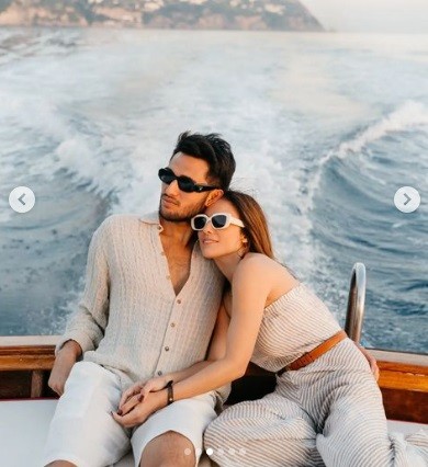 Pasangan artis pacaran beda usia seperti tante dan ponakan. (Foto: Instagram)