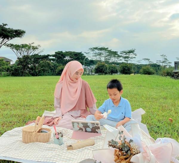 IMG 20230108 201816 Artis single parent berjuang biayai pengobatan anak sendiri. (Foto: Instagram)