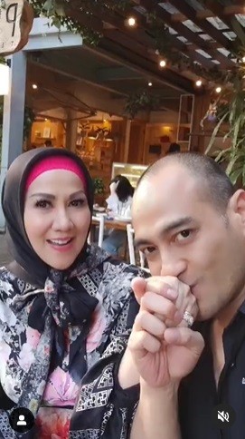 Unggahan mesra Venna Melinda dan Ferry Irawan sebelum kasus KDRT. (Foto: Instagram)