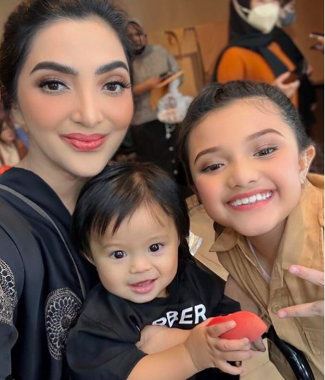 Artis Indonesia jadi om dan tante di usia muda. (Foto: instagram)