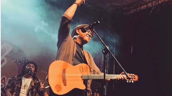 Potret penyanyi lawas Doel Sumbang. (Foto: Instagram)