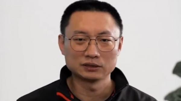 Zhu Xiaotong Zhu Xiaotong atau Tom Zhu, sosok terpenting ke-2 di Tesla. Foto: YouTube Spotlight on China