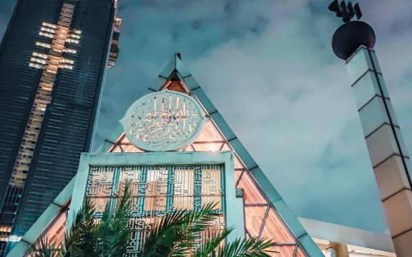 MASJID DARUSSALAM TANAH ABANG Masjid Jamie Darussalam di Tanah Abang karya Ridwan Kamil. (Foto: Instagram @ilhamyap)