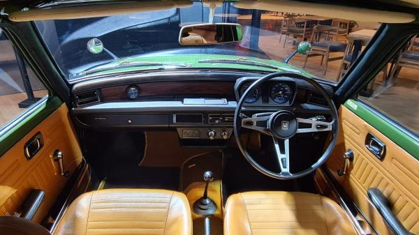 Interior 5