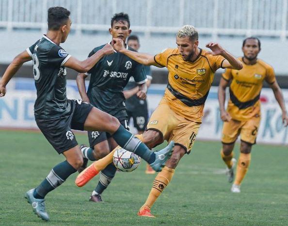 Dewa United Karim Rossi Dewa United menang 2-0 atas Tira Persikabo 1973 pada lanjutan Liga 1 2022/2023. Duel itu digelar di Stadion Pakansari, Cibinong, Bogor, Rabu (18/1/2023).