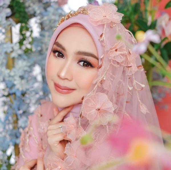 Artis Indonesia paling banyak penggemarnya. (Foto: instagram)