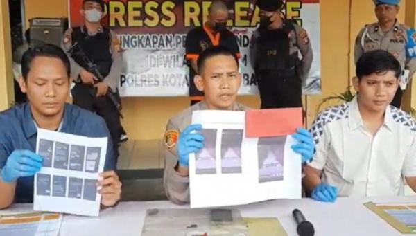 Polres Kotawaringin Barat menetapkan Syahrani tersangka UU ITE. (Foto: Sigit Dzakwan)