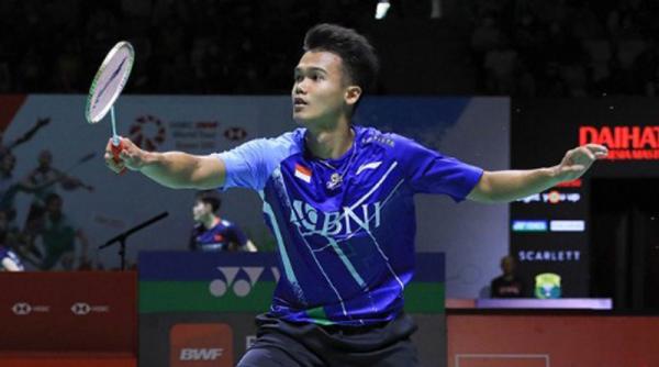 Christian Adinata Tunggal putra Indonesia Christian Adinata lolos dari kualifikasi Indonesia Masters 2023. Dengan demikian dia berhak beraksi di babak utama. (Foto: @INABadminton)