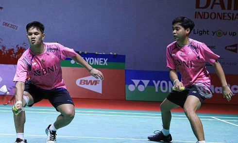 M Rayhan Nur Fadillah/Rahmat Hidayat Pebulu tangkis ganda putra Indonesia, M Rayhan Nur Fadillah/Rahmat Hidayat gagal lolos babak utama Indonesia Masters 2023. Mereka dikalahkan wakil Denmark, Rasmus Kjaer/Federik Sogaard 14-21 dan 13-21, Selasa (24/1). (Foto: Instagram/@badminton.ina)