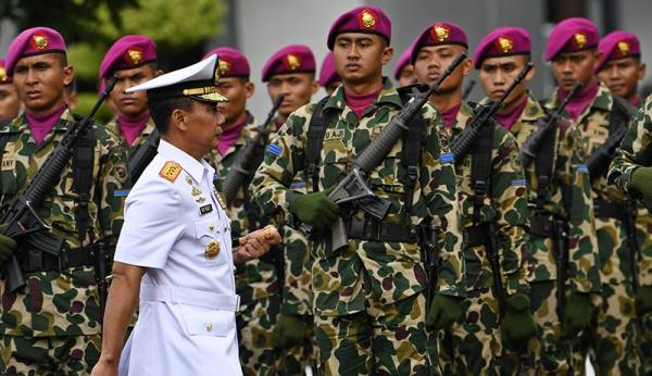 Upacara sertijab Pangkoarmada I dan Pangkoarmada III dilaksanakan di Lapangan Upacara Laut Arafuru, Mako Koarmada RI, Jakarta Pusat. (Foto: Antara).