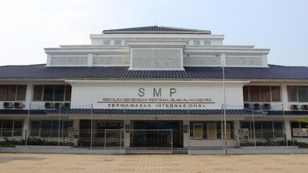 PONPES AL HAMIDIYAH DEPOK Gedung SMP Al Hamidiyah Depok. (FOTO: ISTIMEWA)