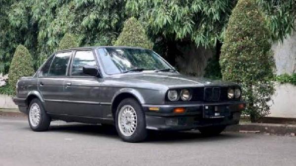 BMW 318i M40 BMW 318i M40 (Foto: Istimewa)