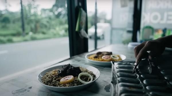 Menu makanan di Resto Kebuli ArRafi Menu makanan di Resto Kebuli ArRafi milik Hermawan Tandi di Sleman, Yogyakarta. (Foto: YouTube PecahTelur)