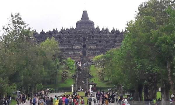 wisatawan candi borobudur Candi Borobudur di Kabupaten Magelang, Jawa Tengah. (Antara)