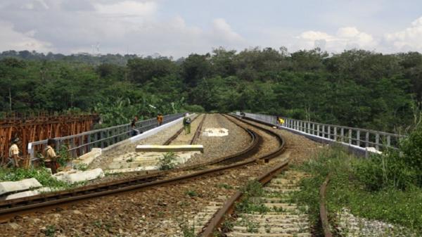 Jembatan Cisomang Jembatan Cisomang. (Foto: heritage.kai.id)