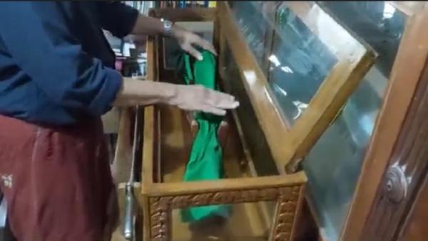 Kiai Hasyim Tongkat peninggalan KH Hasyim Asyari. (Mukhtar Bagus).