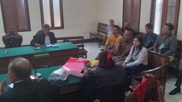 Sidang KDRT penusukan istri Surabaya Sidang KDRT suami tega tusuk istrinya hingga delapan kali di Surabaya, Jatim (Istimewa)