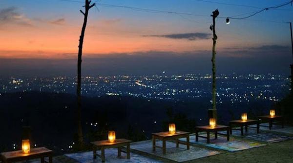 Watu Amben Pemandangan sunset dari salah satu kedai di Watu Amben. (Foto : istimewa)