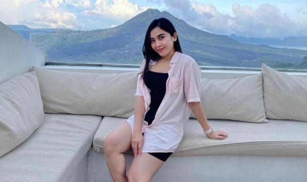 Dewi Nasution ALS