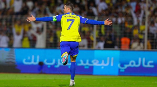 Cristiano Ronaldo 1 Ada 4 rekor fenomenal Cristiano Ronaldo usai mencetak quattrick di laga Al Nassr vs Al Wehda pada lanjutan Liga Arab Saudi, Jumat (10/2/2023) dini hari WIB. (Foto: Twitter/@AlNassrFC_EN)