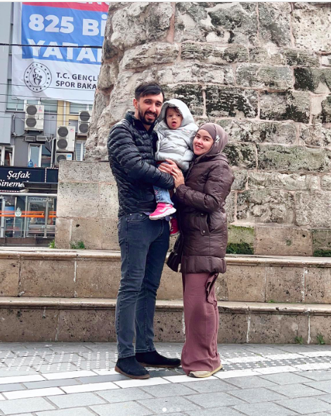 Artis Siti Liza Di Turki Deretan artis Indonesia tinggal di Turki. (Foto: instagram)