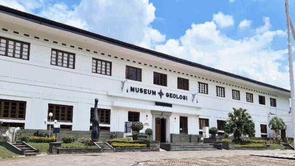MUSEUM GEOLOGI Musem Geologi di Jalan Diponegoro, Kota Bandung, berjarak sekitar 300 meter seberang Gedung Sate. (FOTO: museum.geologi.esdm.go.id)