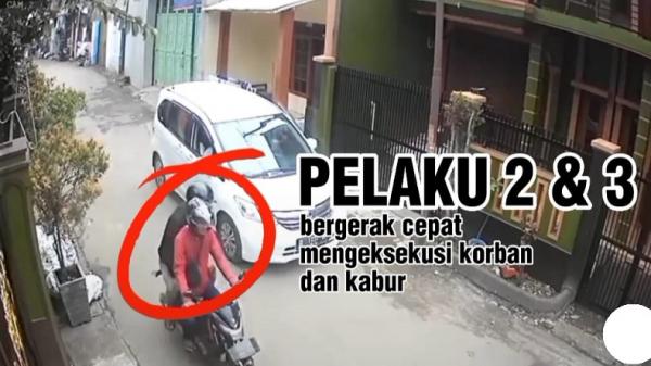 BEGAL BANDUNG2 Dua pelaku yang mendekati dan merampas tas berisi uang. (FOTO: tangkapan layar video viral)