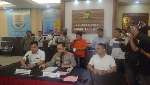 KAPOLRES JAKSEL Kapolres Jakarta Selatan, Kombes Ade Ary konferensi pers di kantornya, Senin (13/2/2023). (Foto MPI).