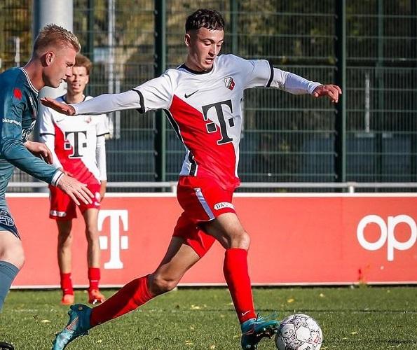 Pemain keturunan Indonesia, Ivar Jenner Pemain keturunan Indonesia, Ivar Jenner hanya diturunkan sebagai cadangan oleh Jong FC Utrecht saat melawan Telstar di divisi kedua Liga Belanda. (Foto: Instagram/@ivarjnr)