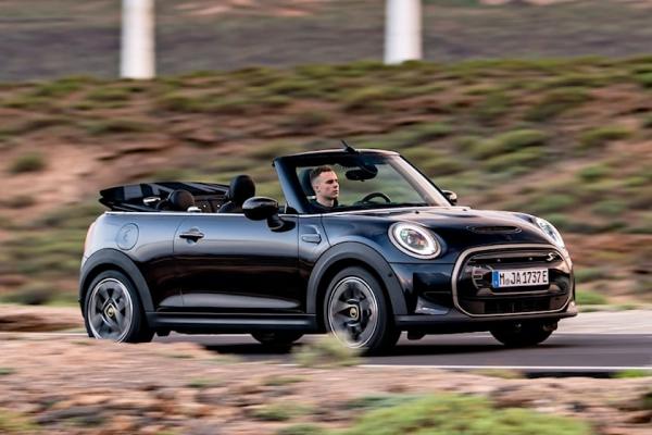 Mini Cooper SE Convertible 2023 4